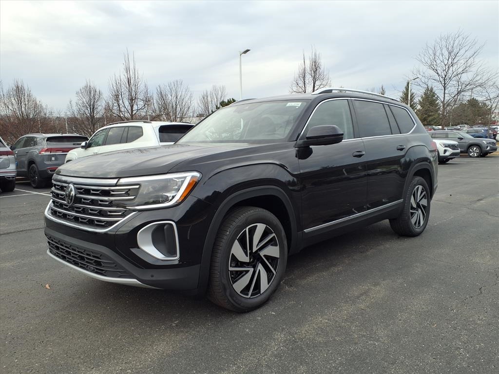 2026 Volkswagen Atlas SEL photo 4
