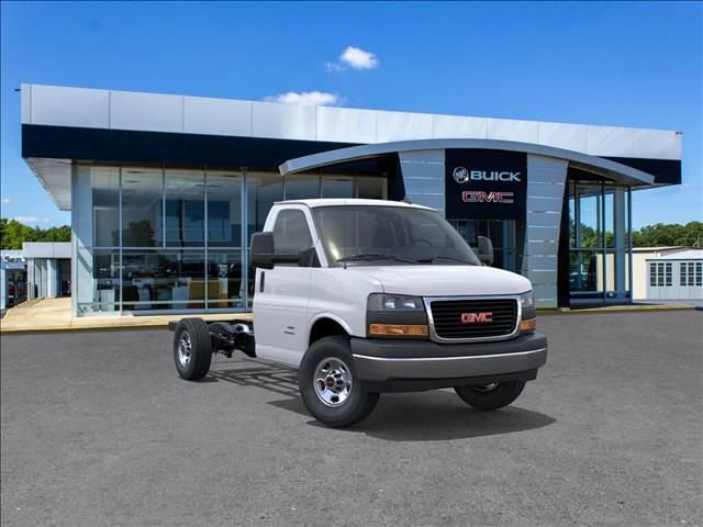 2025 GMC Savana Cutaway Work Van's photo