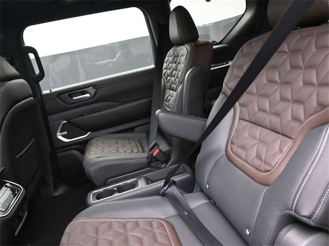 2025 Nissan Armada Platinum photo 12