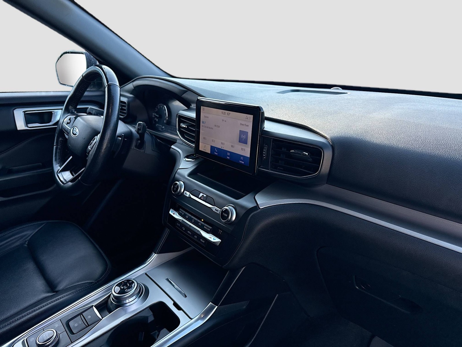 2020 Ford Explorer XLT photo 23