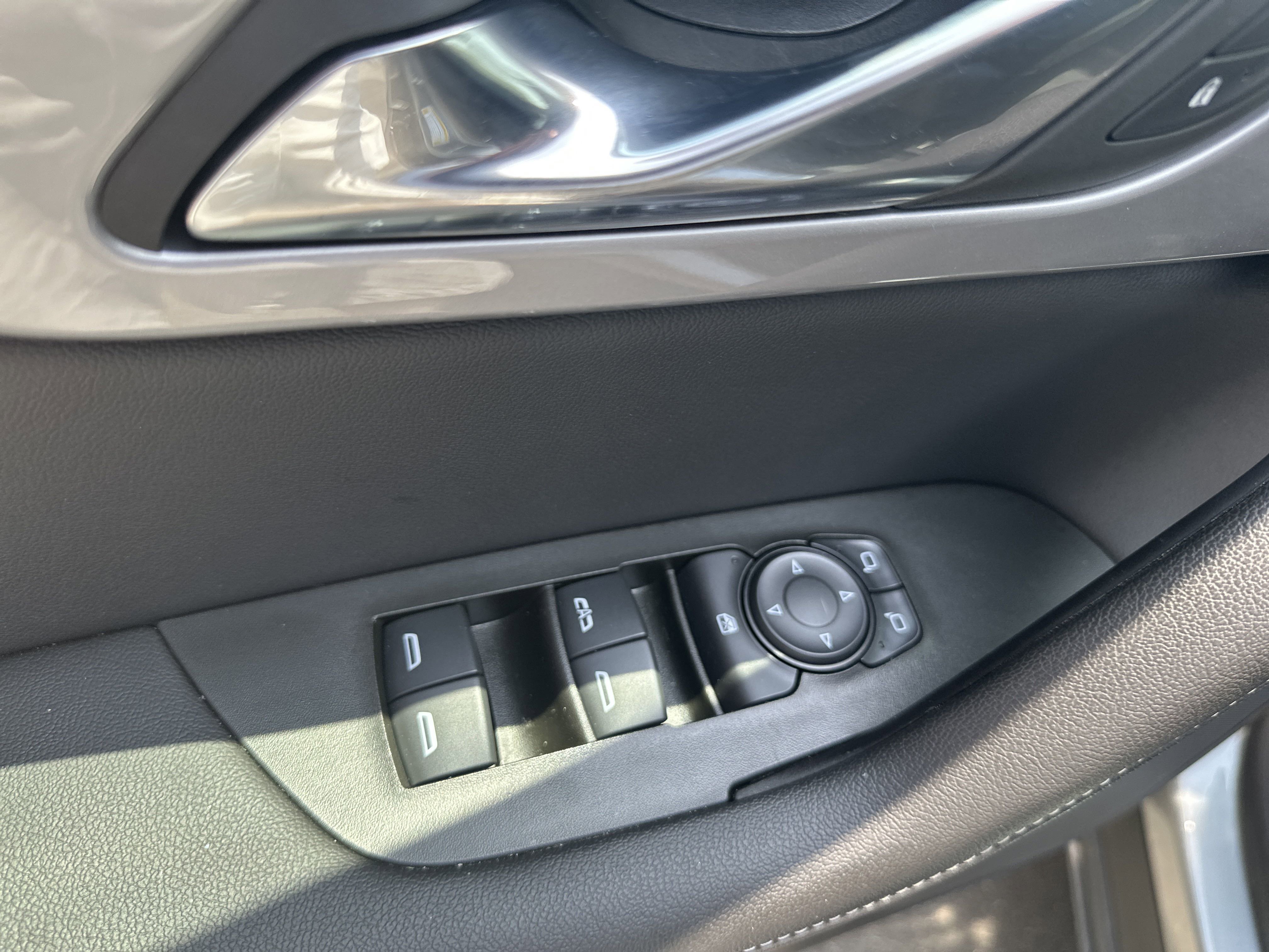 2023 Chevrolet Blazer 2LT photo 3