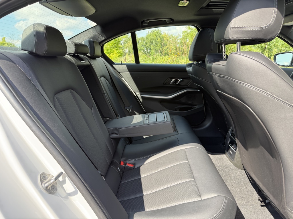 2024 Bmw 330e xDrive photo 25