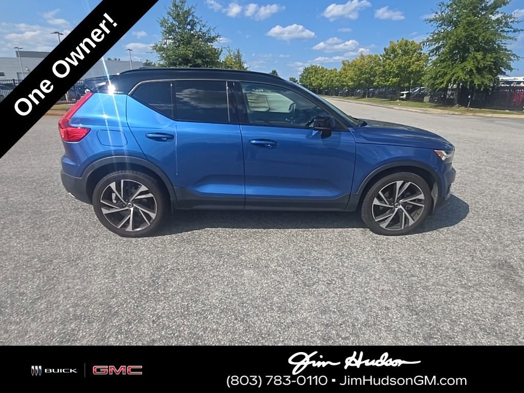 2019 Volvo XC40 T5 R-Design photo 4