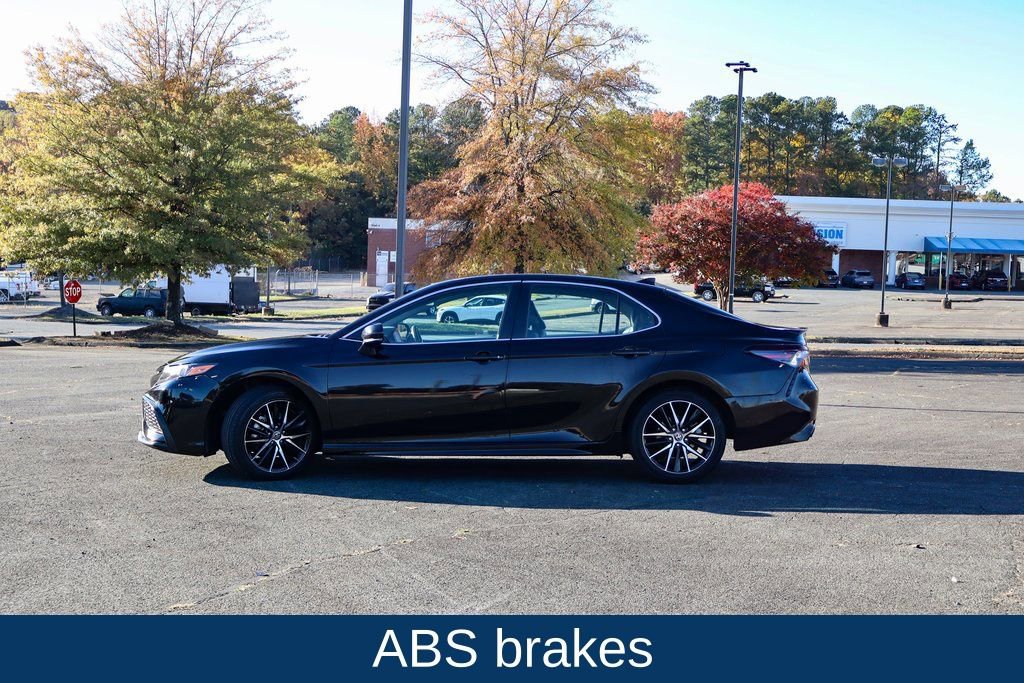 2024 Toyota Camry SE photo 4