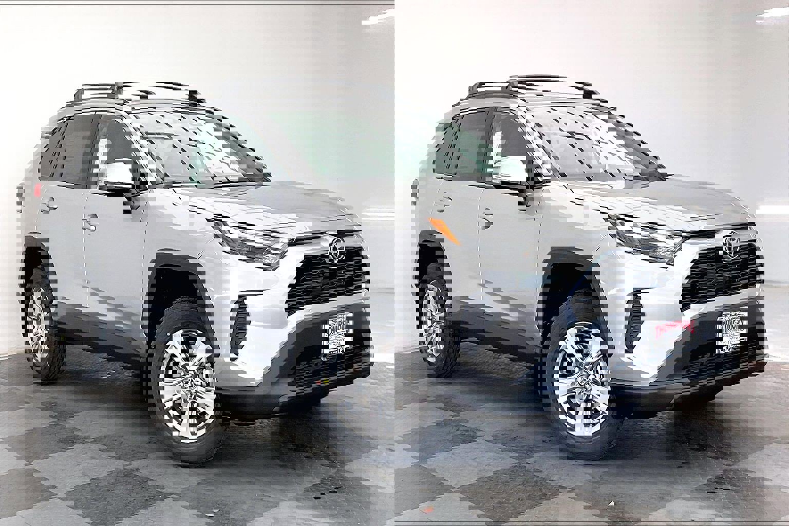 2025 Toyota RAV4 XLE's photo