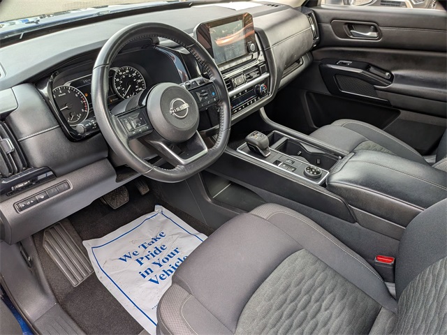 2022 Nissan Pathfinder SV photo 13