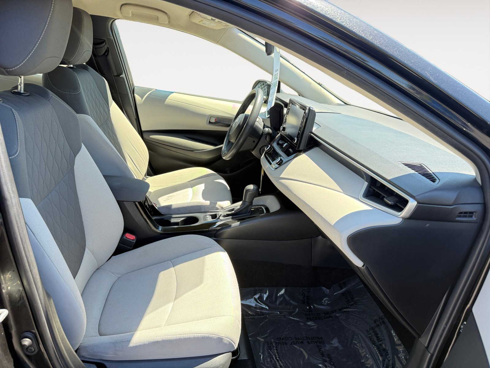 2022 Toyota Corolla LE photo 18