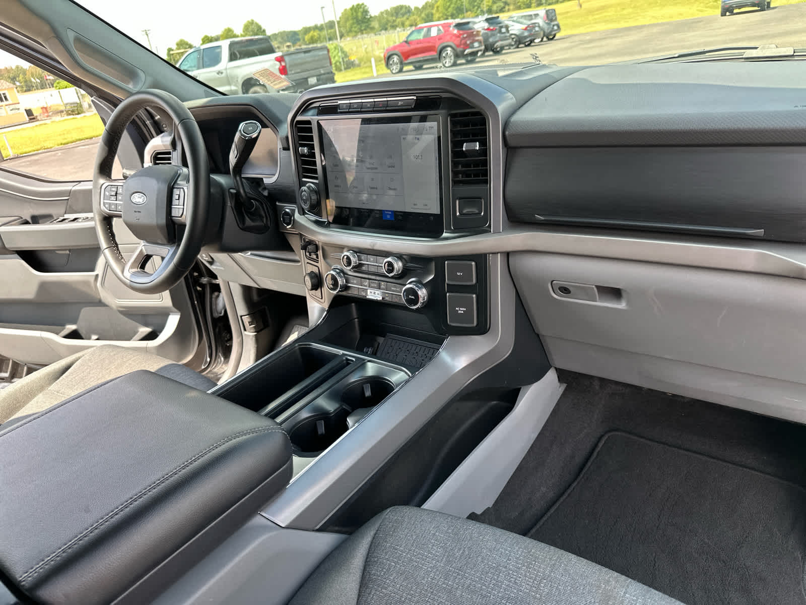 2024 Ford F-150 XLT photo 25