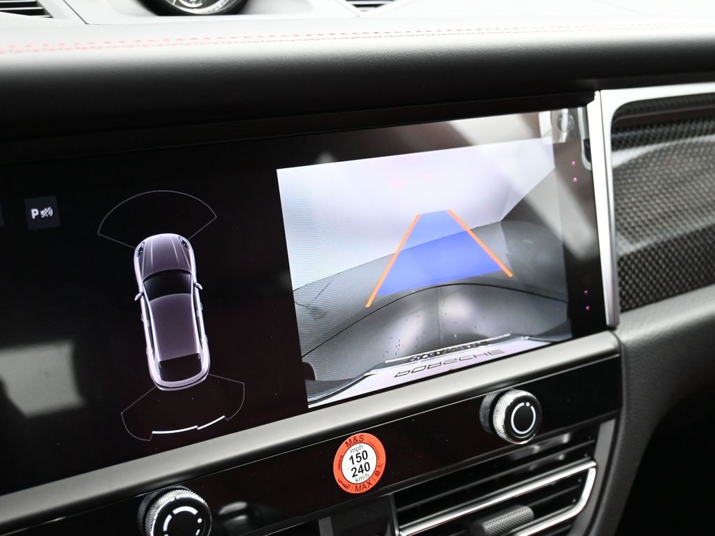 2026 Porsche Macan T photo 22