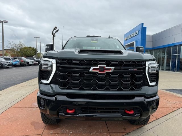 2026 Chevrolet Silverado 2500HD ZR2 photo 2
