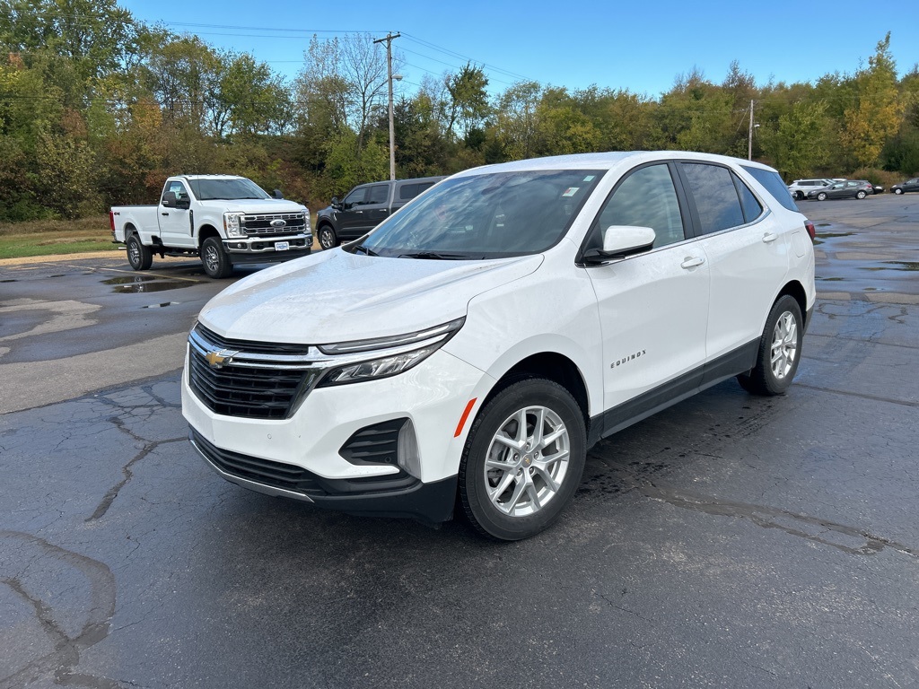 2022 Chevrolet Equinox LT photo 3