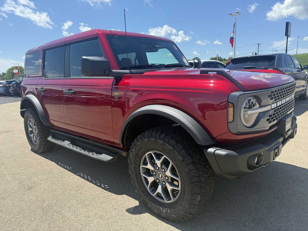 2025 Ford Bronco Badlands photo 2