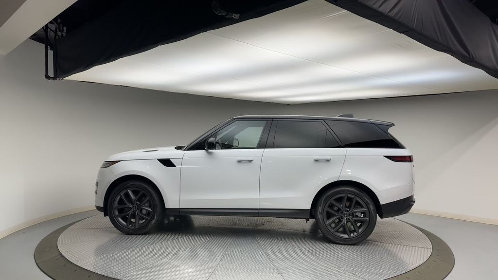 2024 Land Rover Range Rover Sport SE photo 5