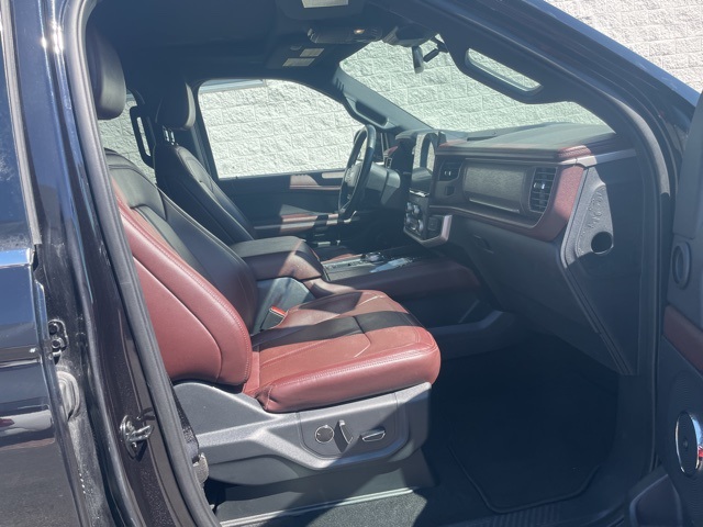 2024 Ford Expedition Limited photo 2