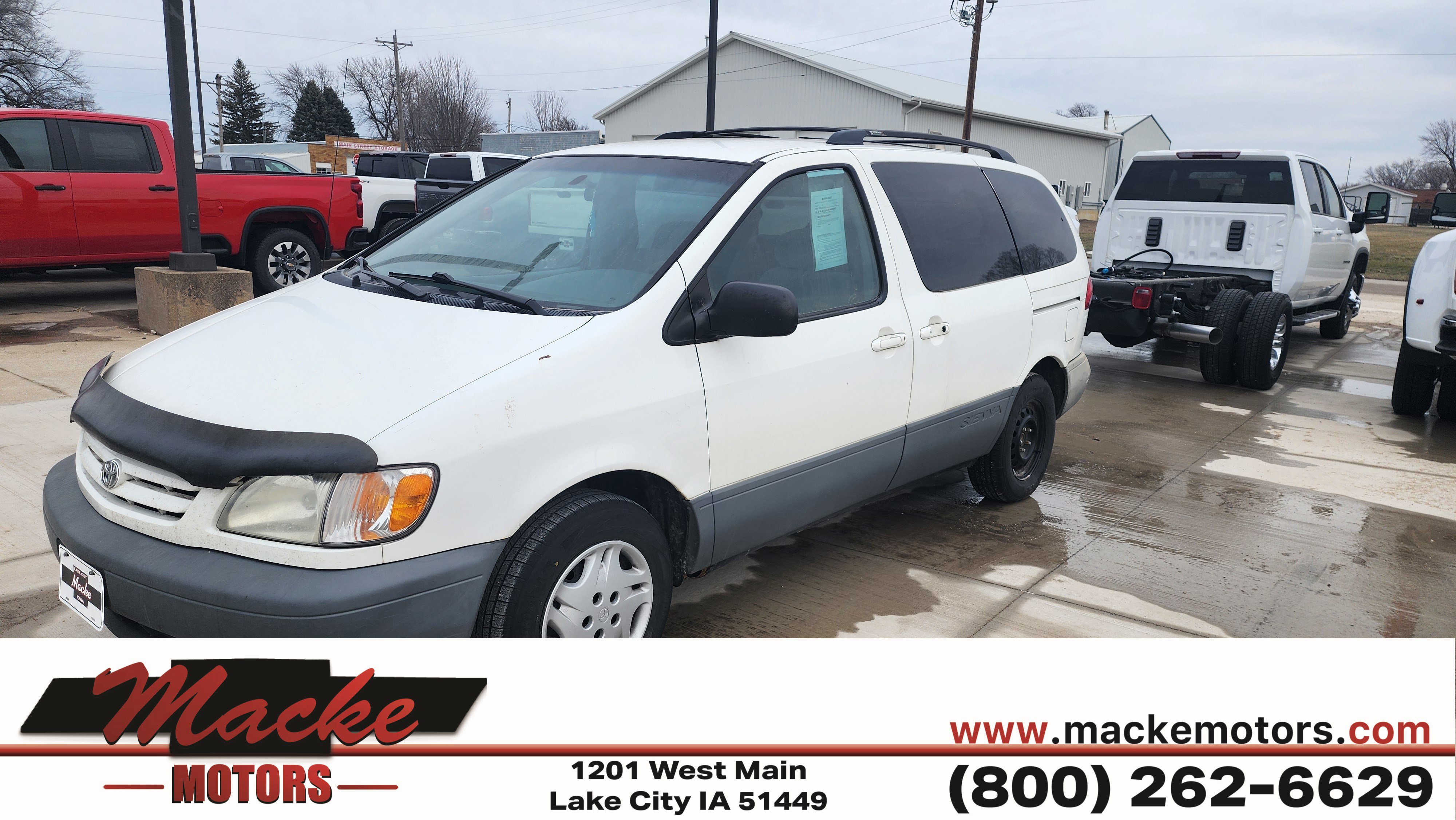 2002 Toyota Sienna LE's photo