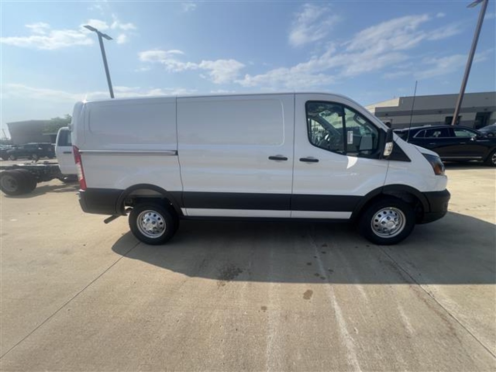 2025 Ford Transit Cargo Van photo 4