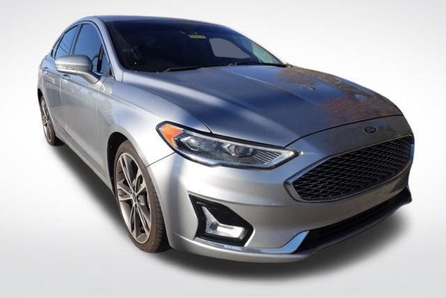 2020 Ford Fusion Titanium photo 2