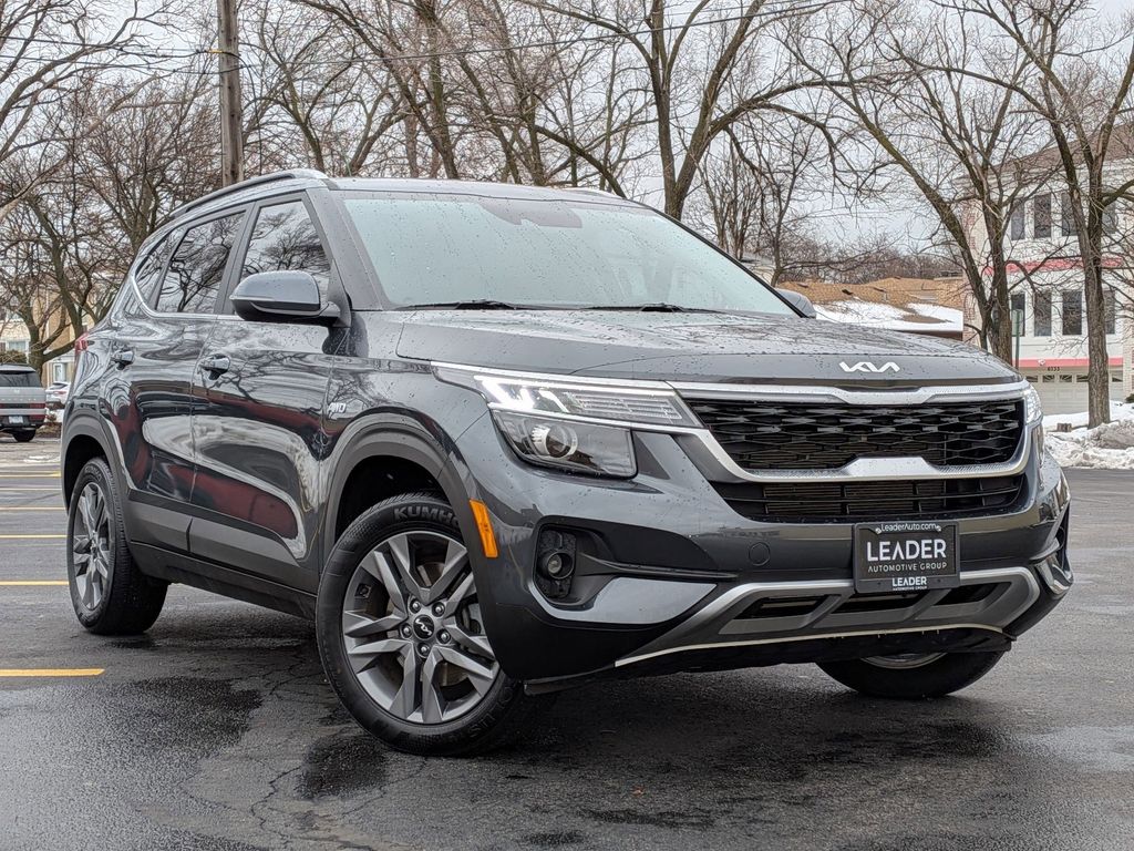 2023 Kia Seltos S's photo