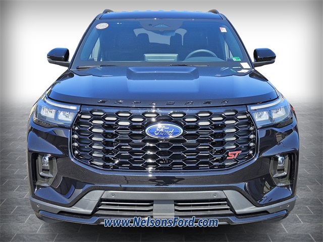 2025 Ford Explorer ST photo 2