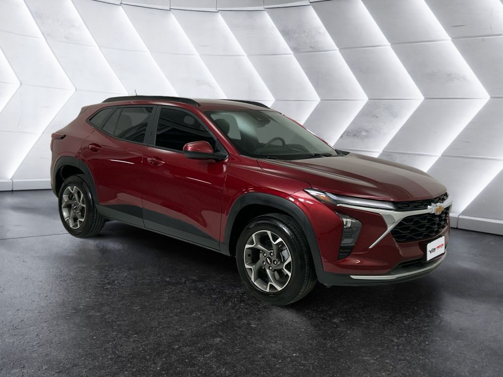 2025 Chevrolet Trax LT's photo