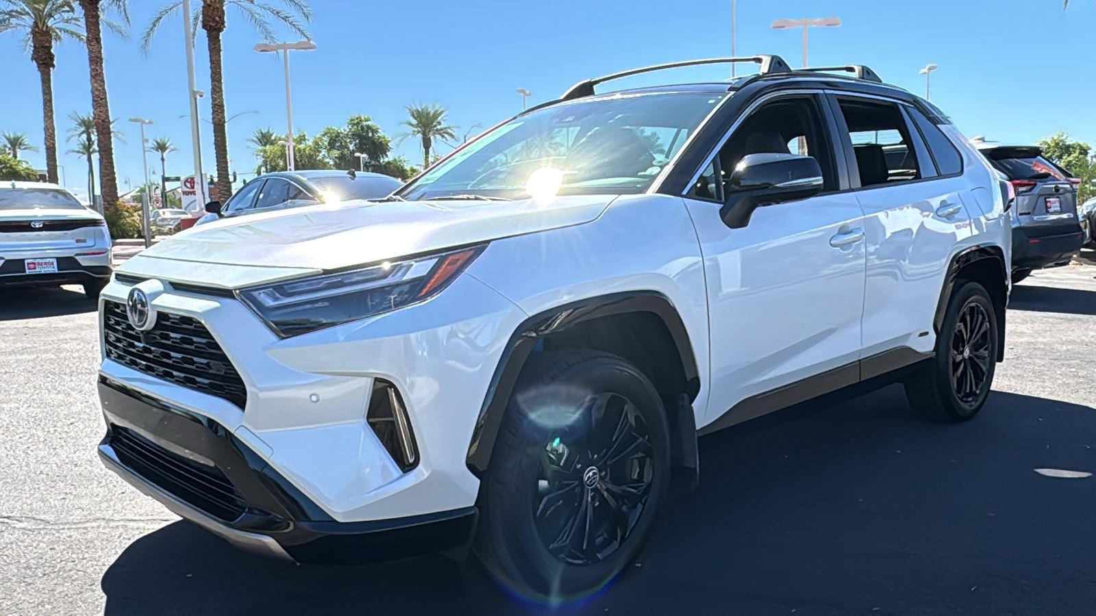 2024 Toyota RAV4 Hybrid XSE photo 3