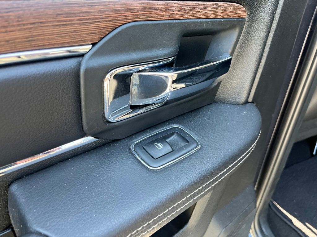 2018 Ram 1500 Laramie photo 25