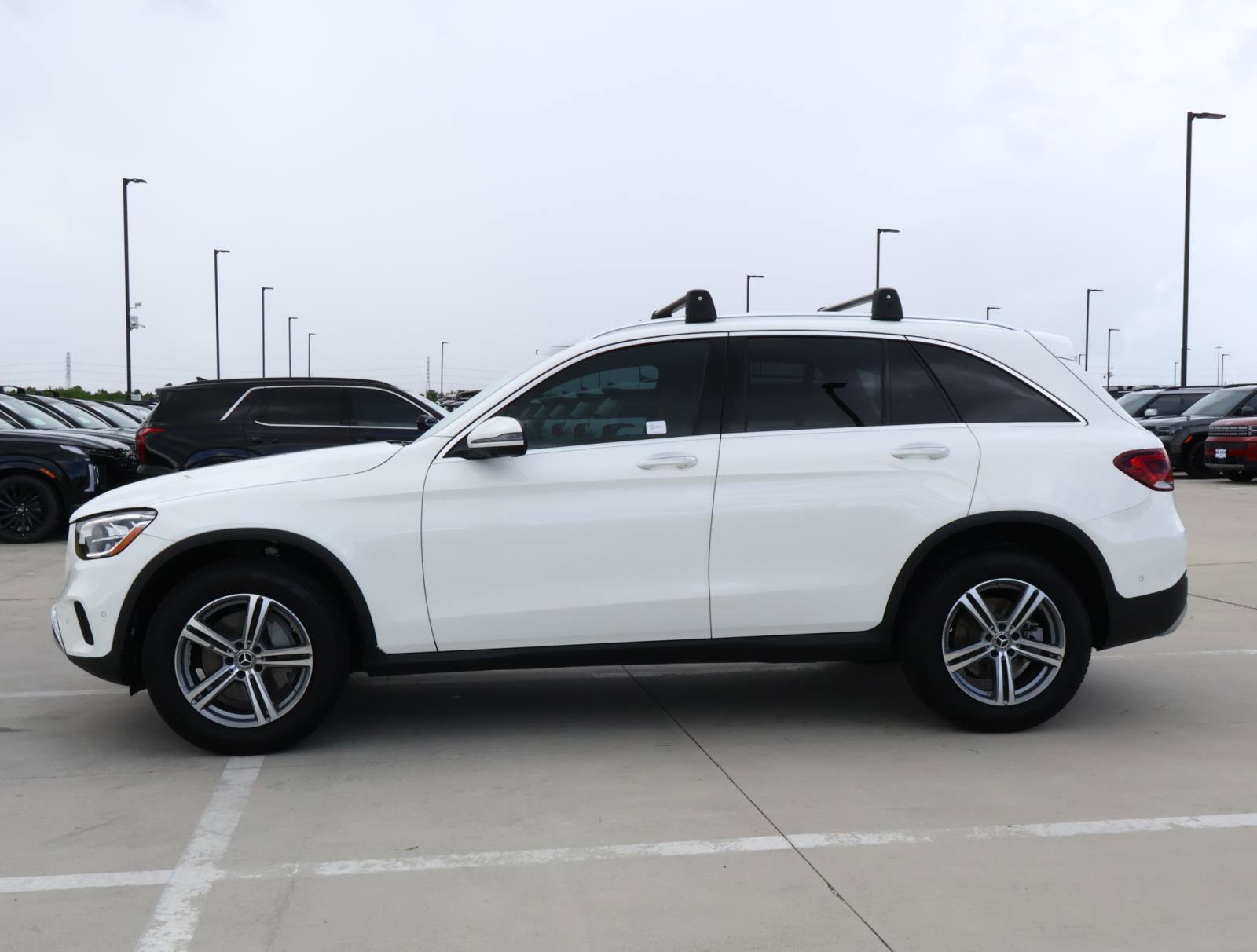 2022 Mercedes Benz GLC 300 photo 2