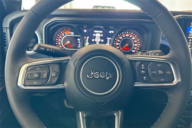 2025 Jeep Wrangler Sahara photo 22