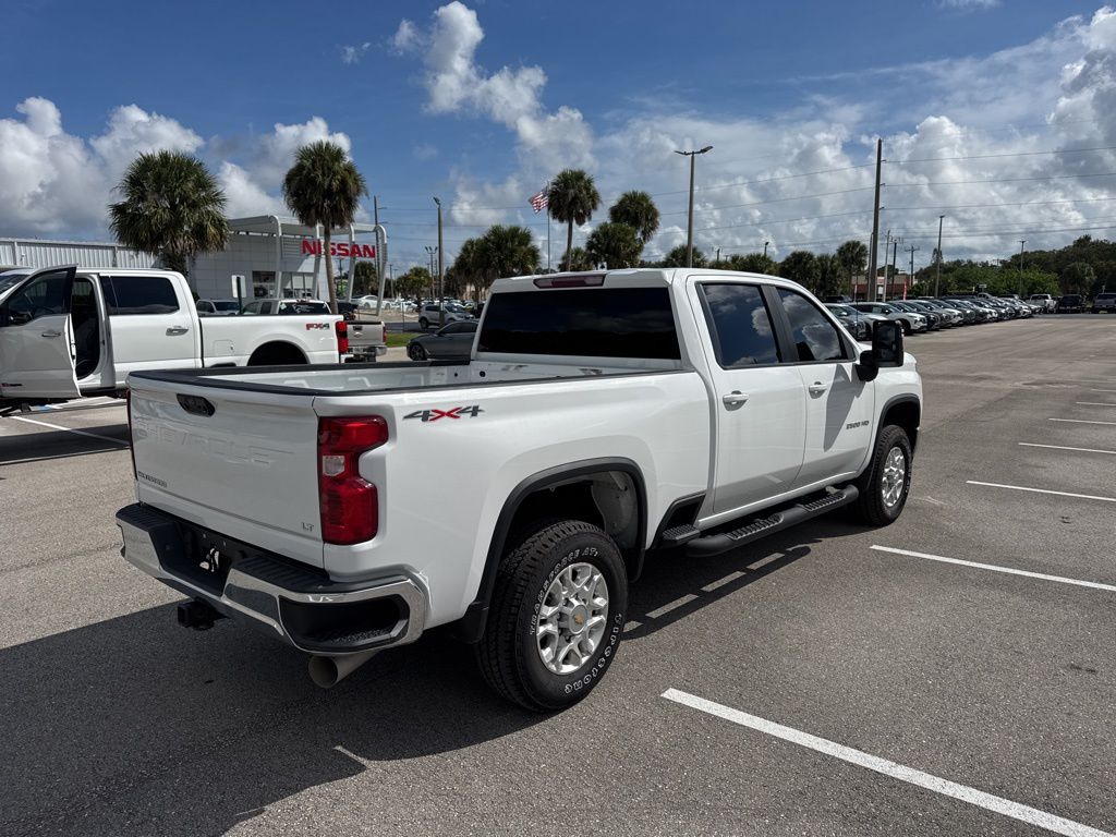2022 Chevrolet Silverado 2500HD LT photo 4