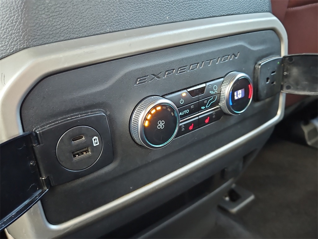 2023 Ford Expedition Limited photo 27