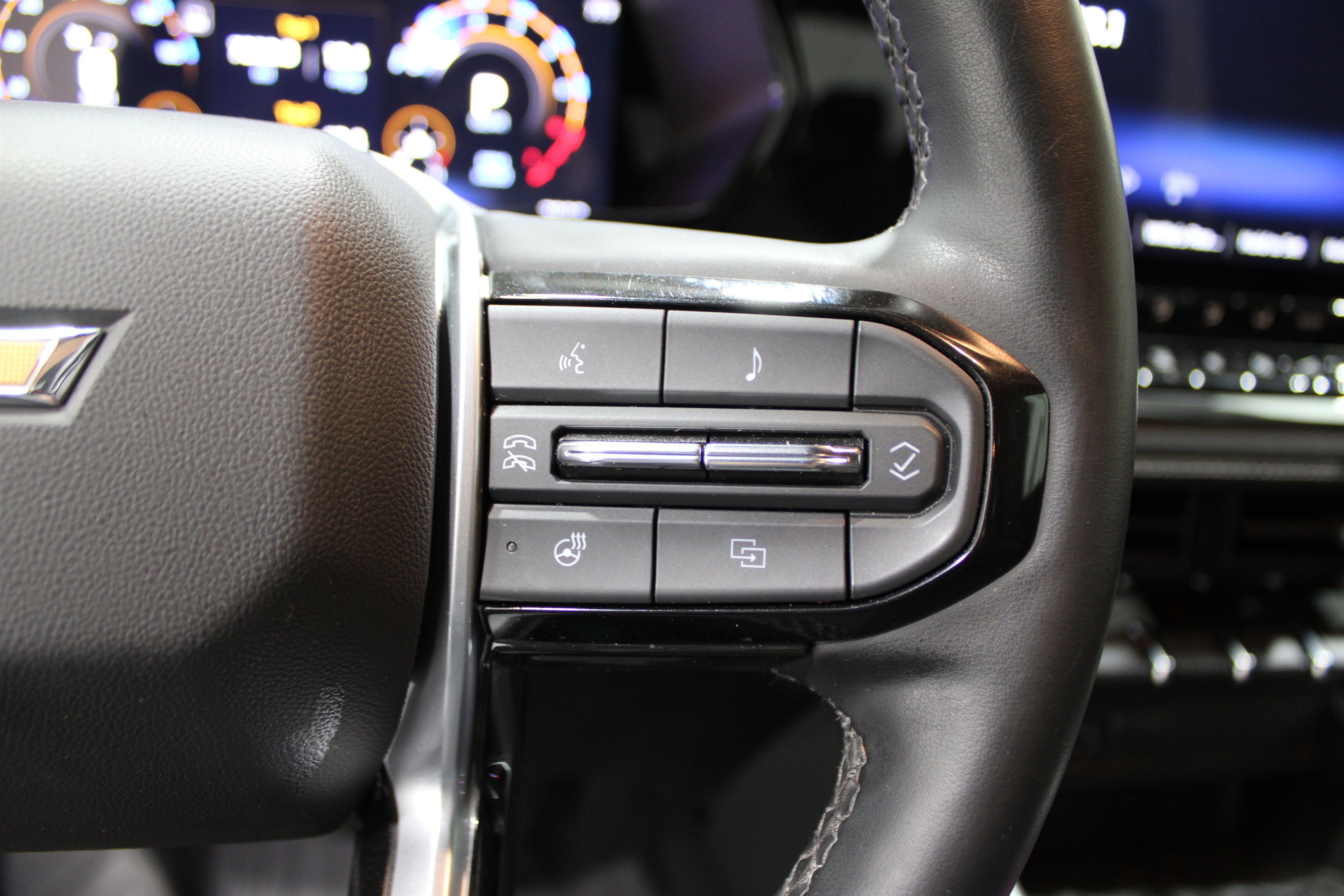 2024 Chevrolet Colorado LT photo 9
