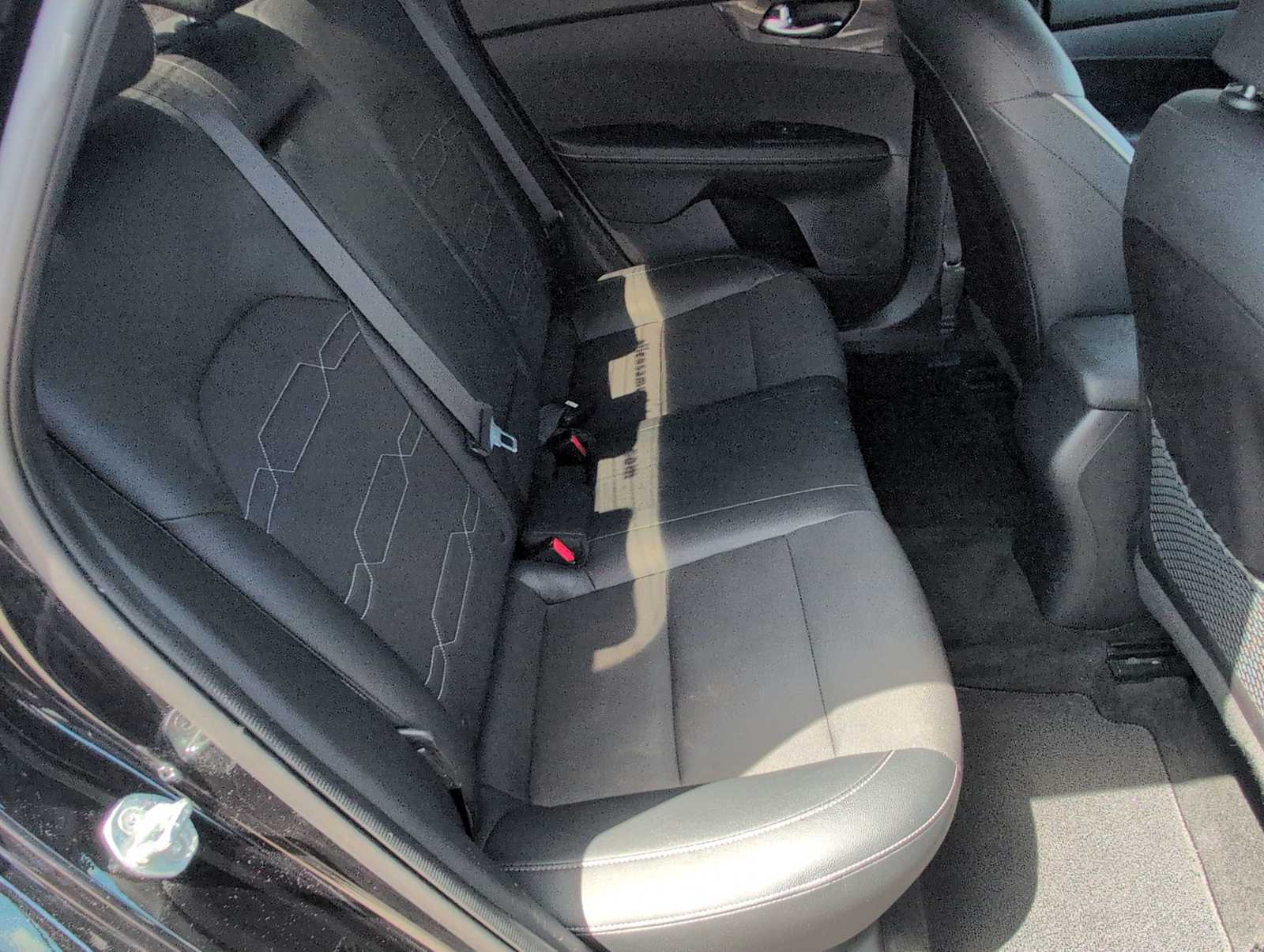 2022 Kia Forte GT-Line photo 25