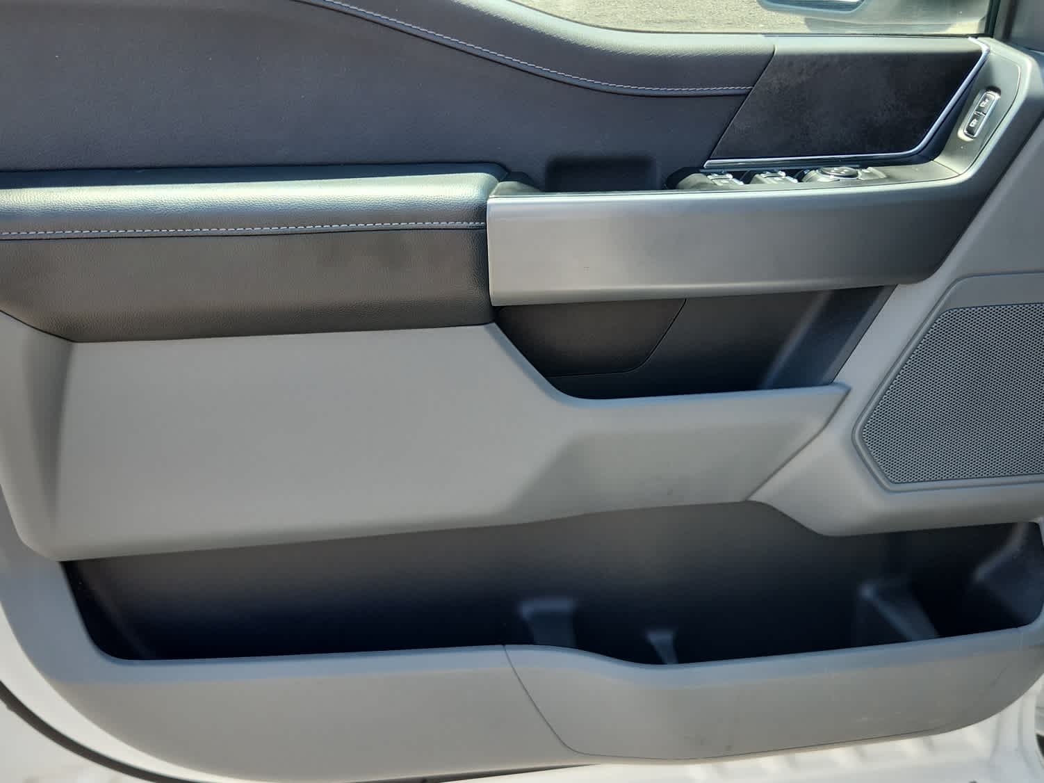 2024 Ford F-150 XLT photo 8