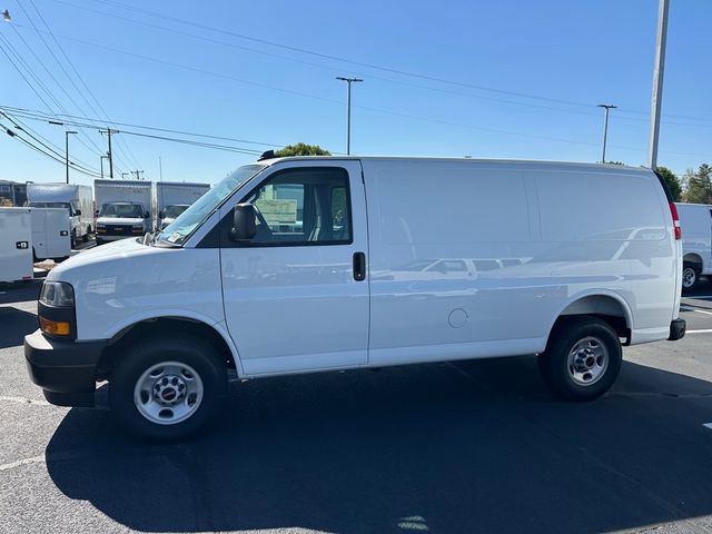 2025 Gmc Savana Cargo 2500 photo 3