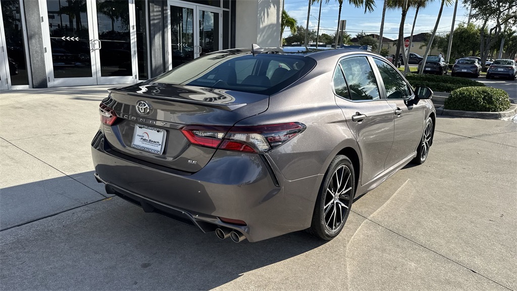 2023 Toyota Camry SE photo 2