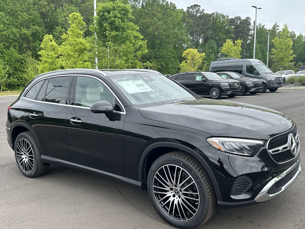 2025 Mercedes Benz GLC 300 4MATIC photo 2