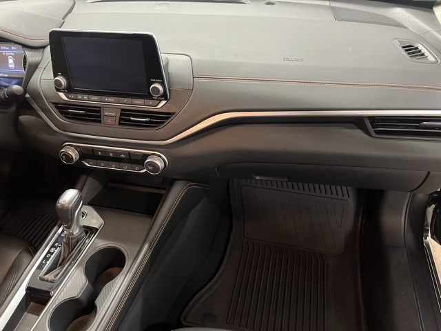 2022 Nissan Altima 2.5 SR photo 18