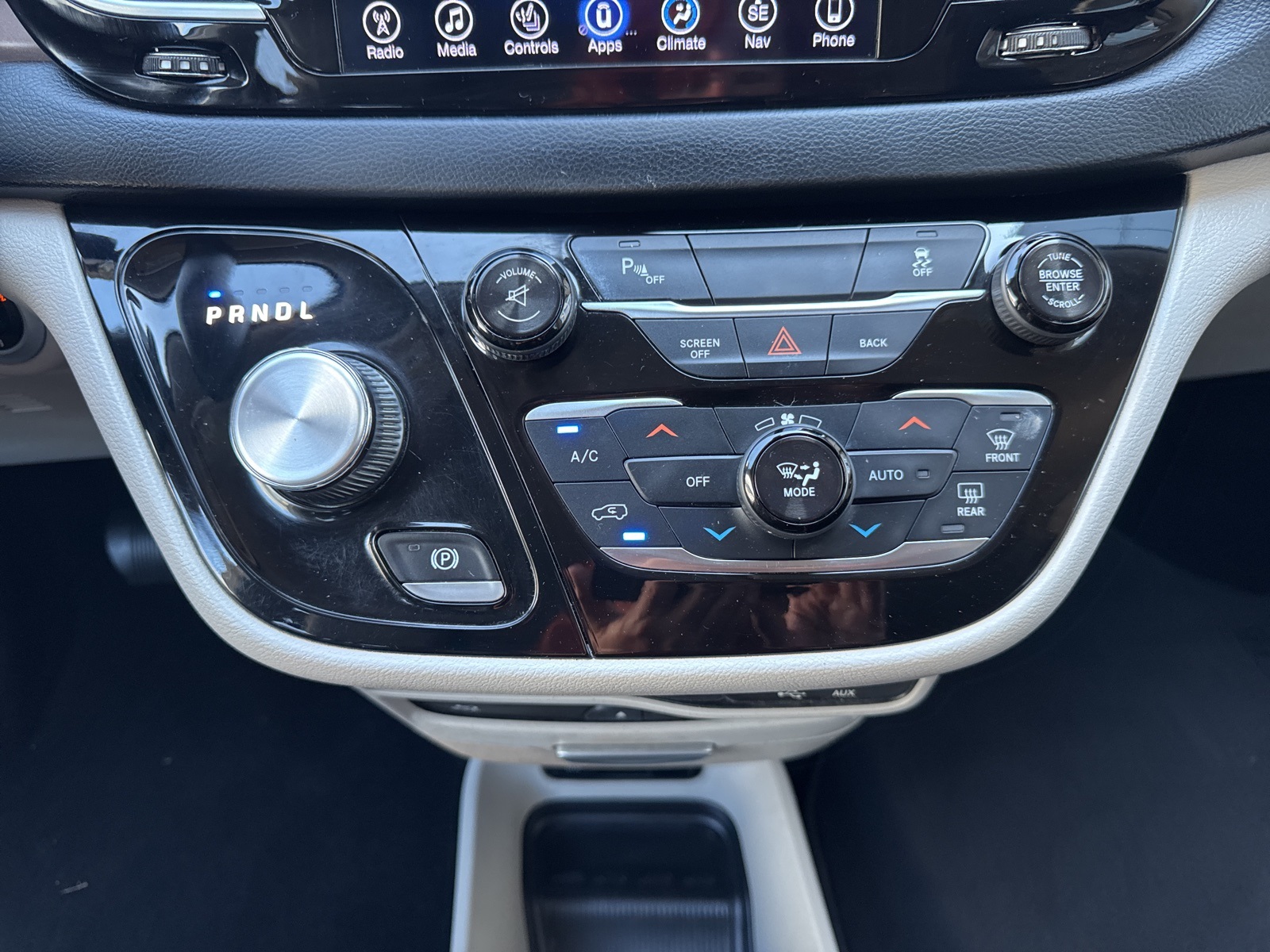 2017 Chrysler Pacifica Touring Plus photo 10