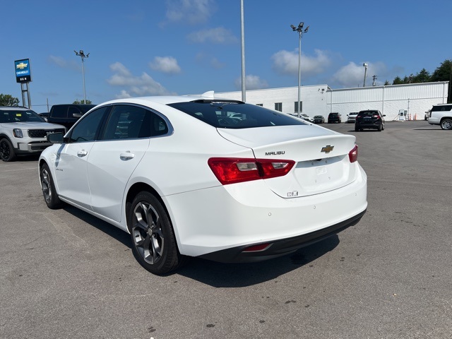 2023 Chevrolet Malibu 1LT photo 2