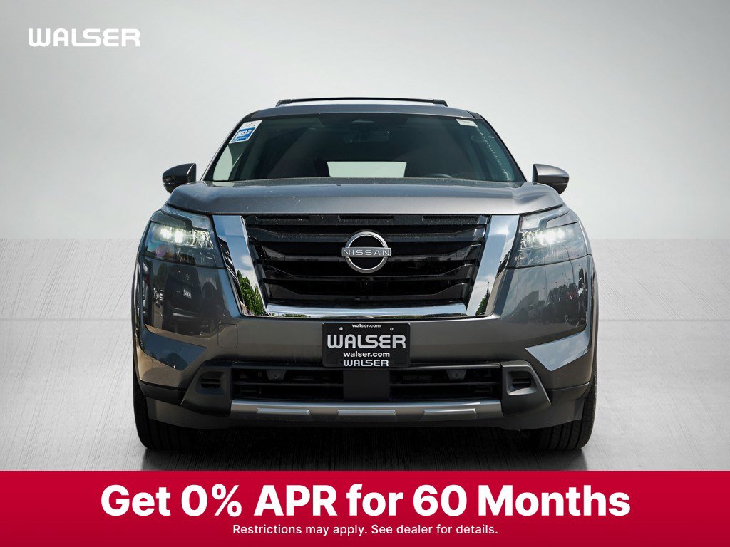 2025 Nissan Pathfinder Platinum photo 2