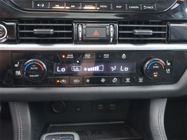 2022 Nissan Pathfinder Platinum photo 3