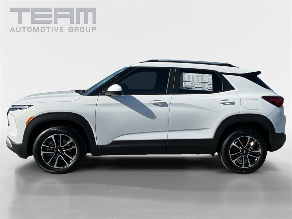 2026 Chevrolet Trailblazer LT photo 2