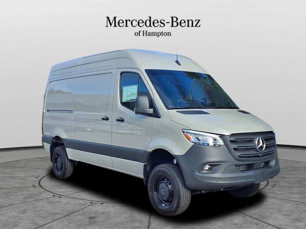 2026 Mercedes-Benz Sprinter Cargo Van Base's photo