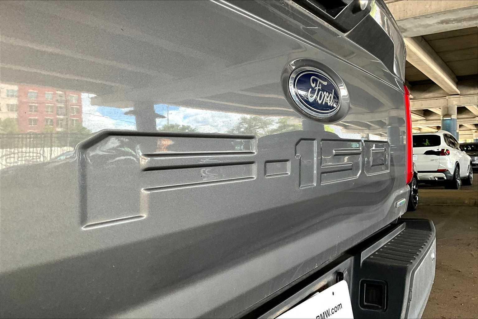 2022 Ford F-150 Lariat photo 17