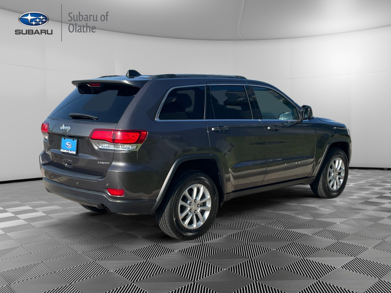 2021 Jeep Grand Cherokee Laredo E photo 4