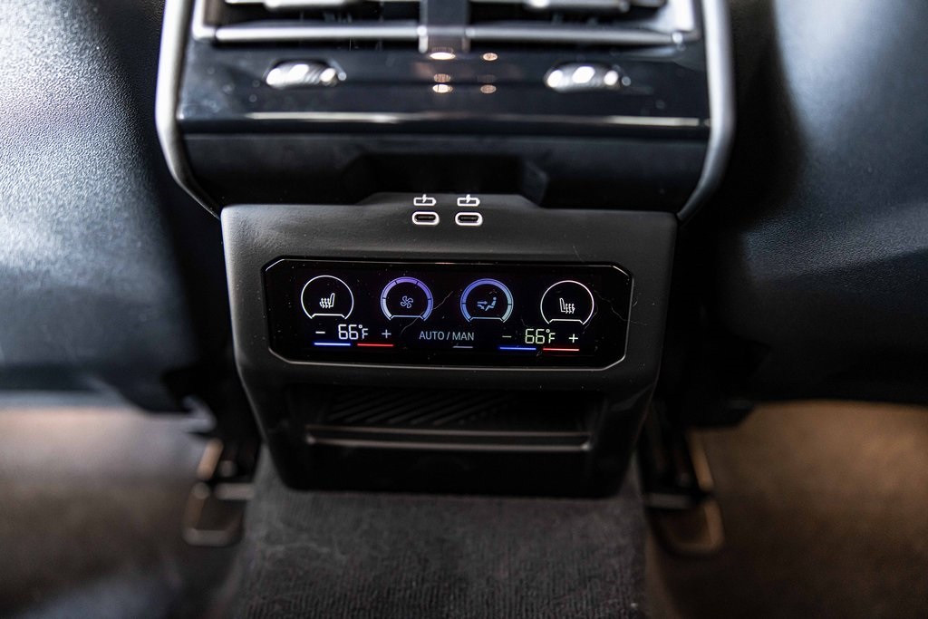 2025 BMW M5 - Image 36