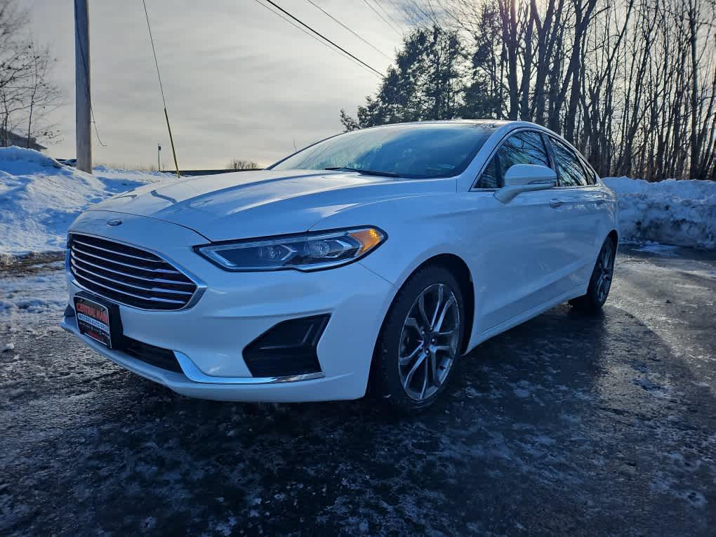 2019 Ford Fusion SEL's photo