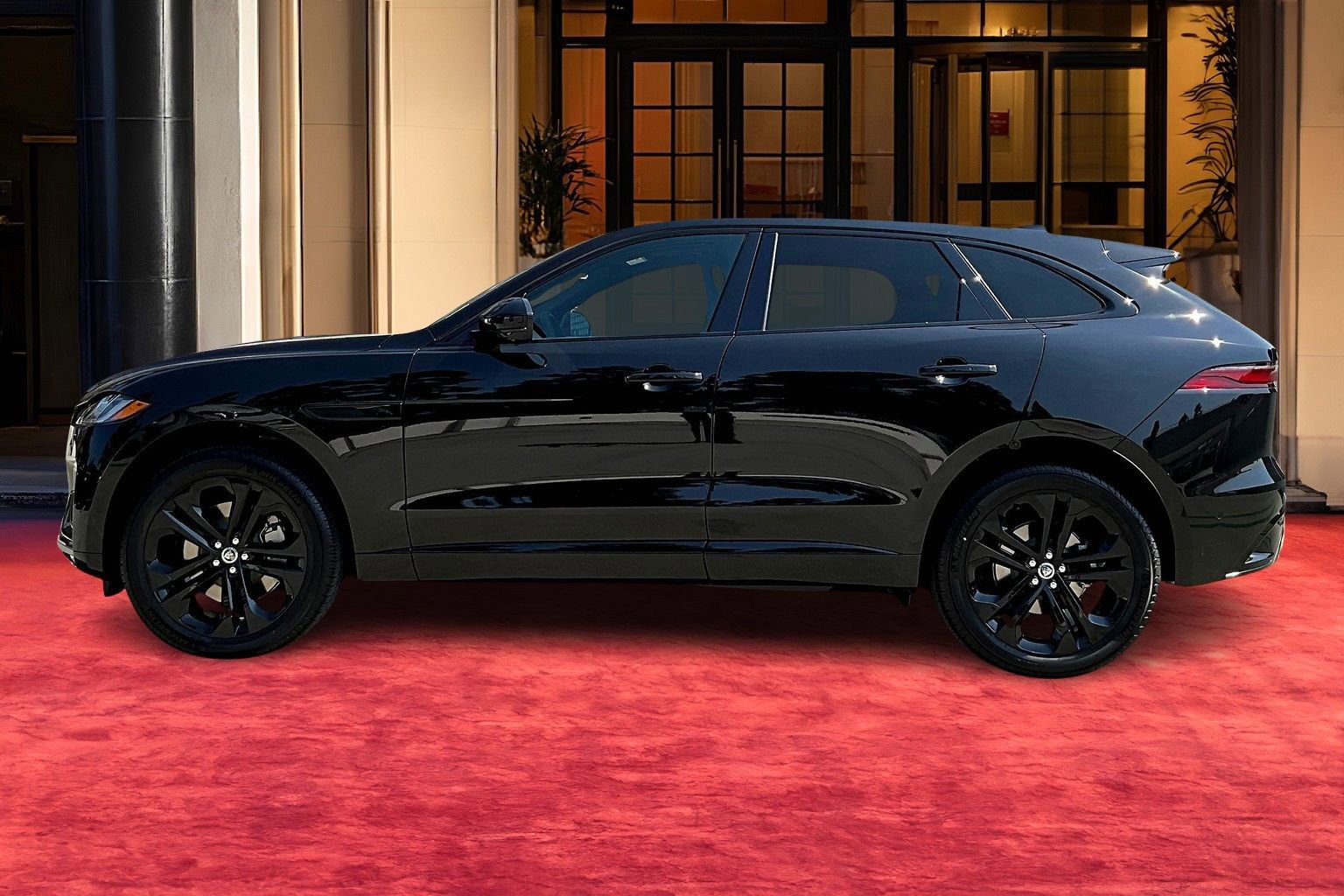 2026 Jaguar F-PACE P400 R-Dynamic S photo 3