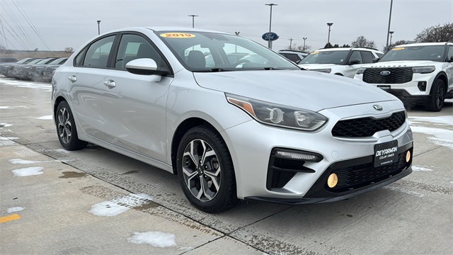 Used 2019 Kia FORTE LXS with VIN 3KPF24AD1KE120204 for sale in Indianola, IA