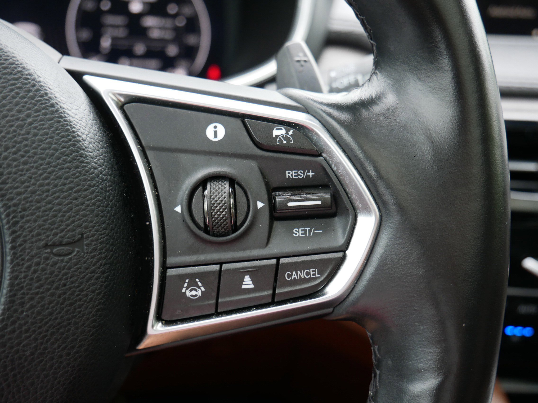 2023 Acura MDX SH-AWD Advance photo 27